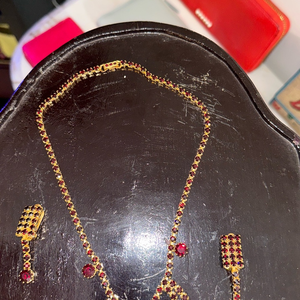 Vintage Gold and Red Necklace, Earring and Bracelet Set with Teardrop Design 3pc - Picture 4 of 5